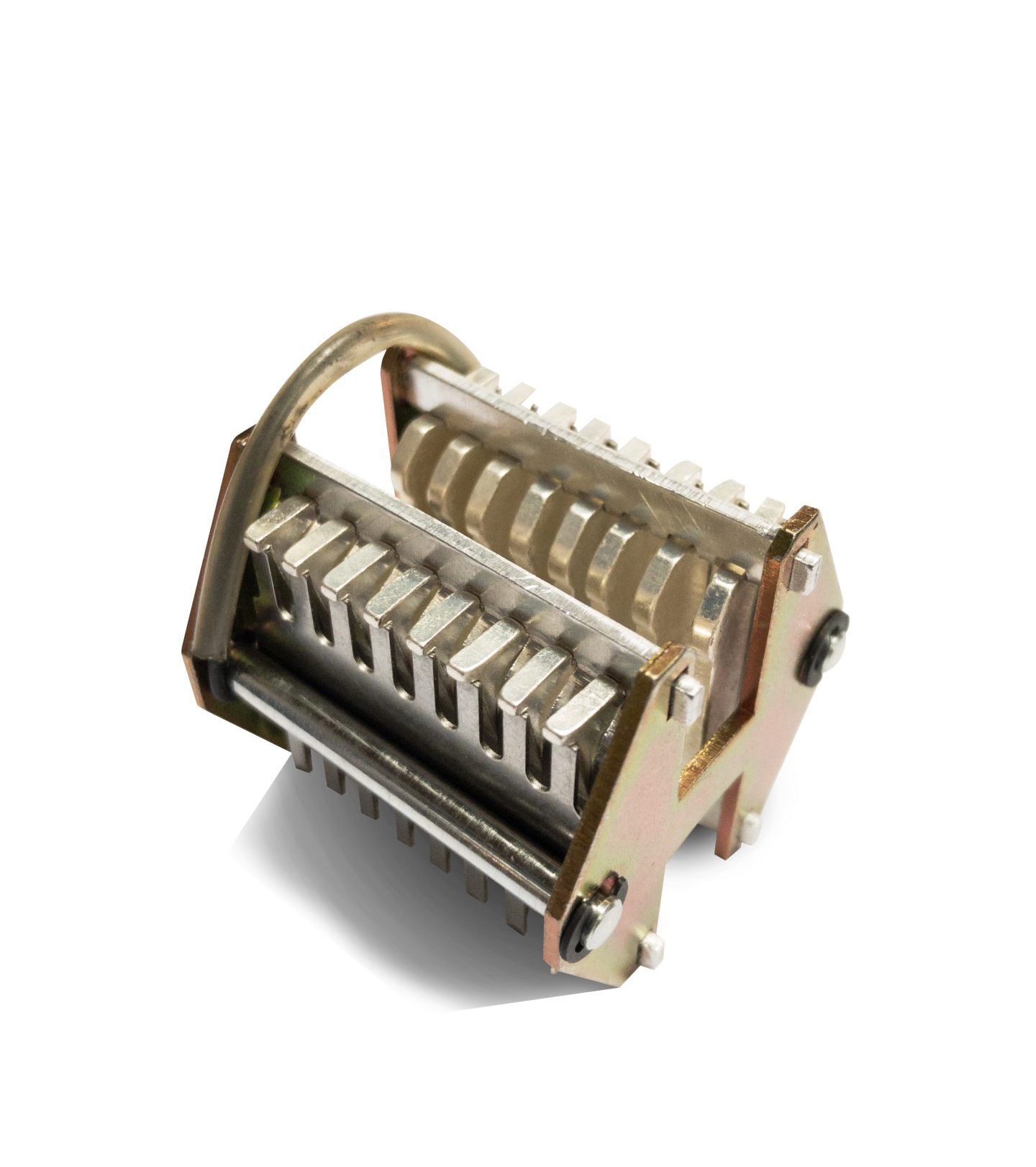Plug-in isolating switch for railway